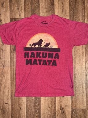"HAKUNA MATATA" DISNEY SHIRT